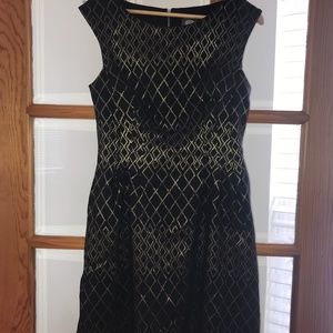 Black and hold dress